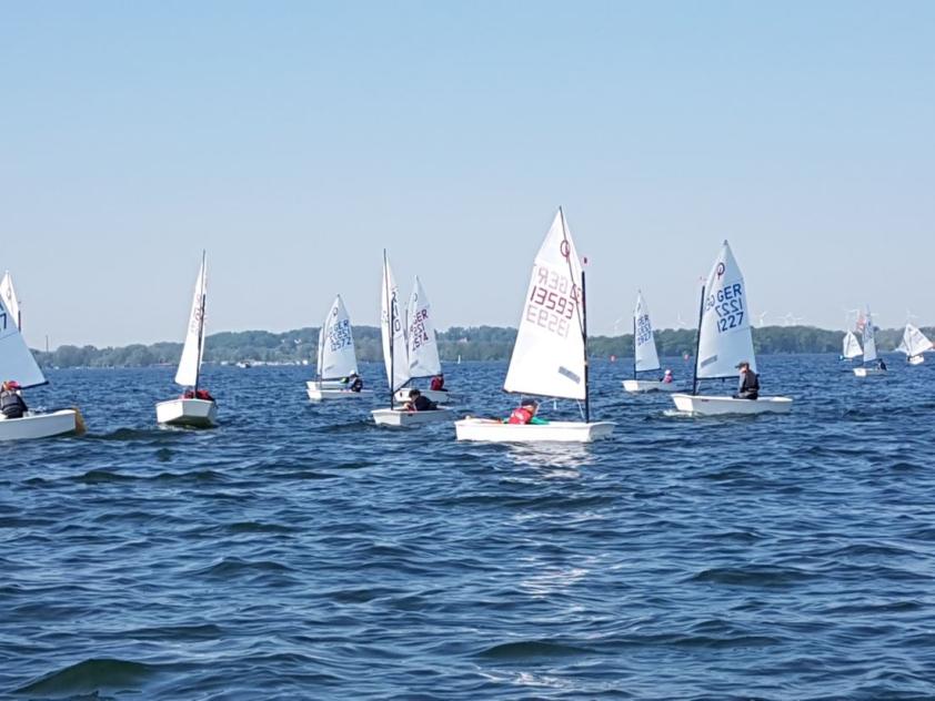 Friedrich Emig (13593) auf dem Weg zur Bahnmarke 1